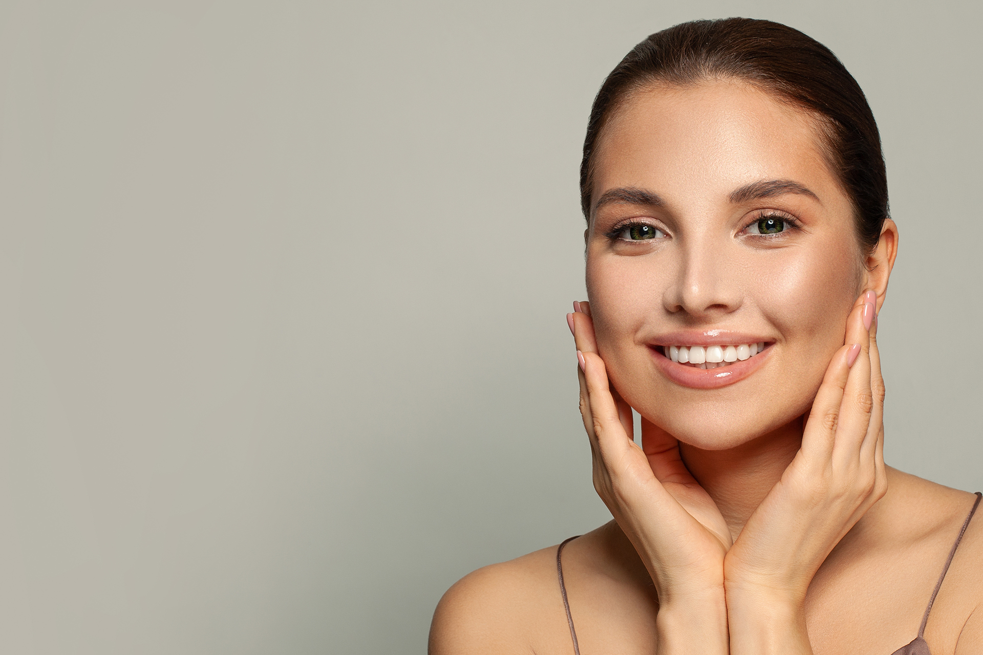 Gentle Waxing Services in Orange, CA Esthetician providing eyebrow and facial waxing in Orange, CA